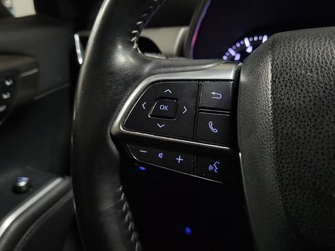 Used 2020 Toyota Highlander Limited image 25