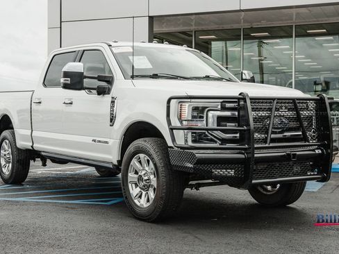 Certified 2022 Ford F250 Platinum w/ FX4 Off-Road Package AWD/4WD image 2