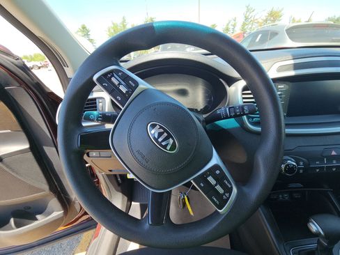 Used 2020 Kia Sorento LX FWD image 7