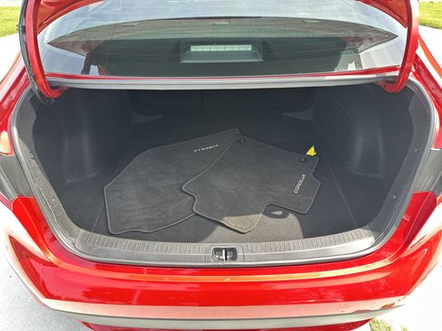 Certified 2021 Toyota Corolla XLE image 32