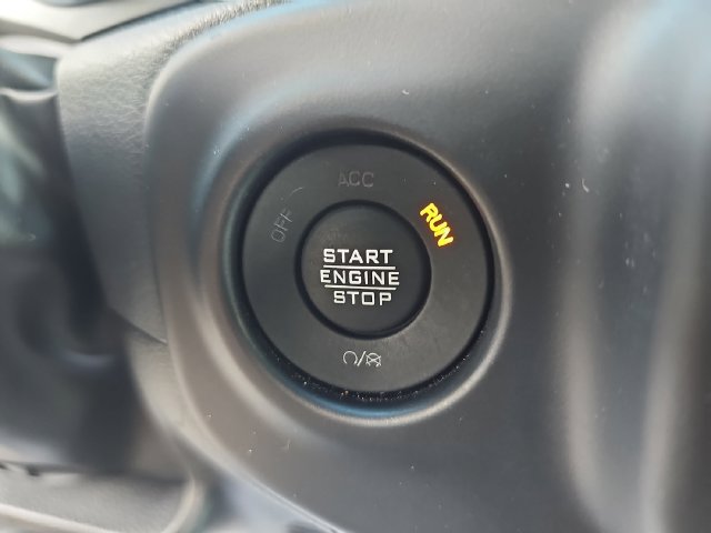 Used 2023 Jeep Gladiator Overland AWD/4WD image 30