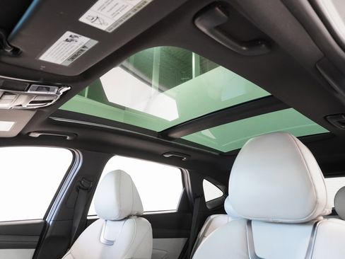 Used 2025 Hyundai Tucson Limited image 13