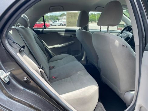 Used 2013 Toyota Corolla L FWD image 18