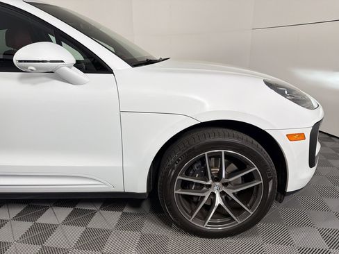 Used 2026 Porsche Macan AWD/4WD image 12