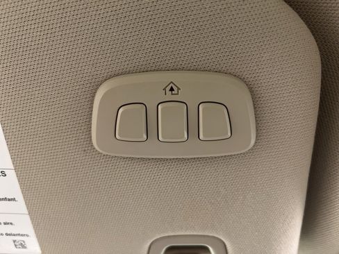 Used 2019 Lincoln Continental Select w/ Continental Climate Package image 25