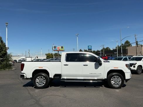 Used 2022 GMC Sierra 2500 Denali image 2