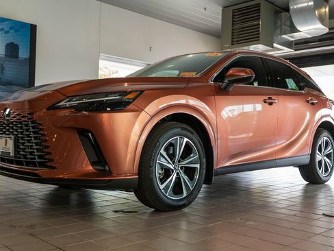 Used 2025 Lexus RX 350 Premium w/ Accessory Package FWD image 3
