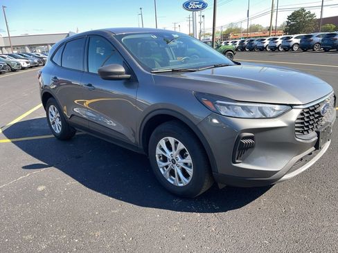 Used 2025 Ford Escape Active AWD/4WD image 3