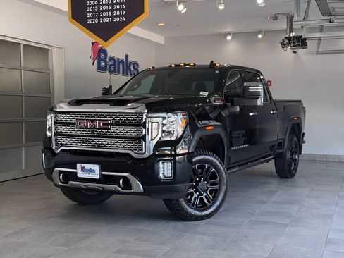 Certified 2023 GMC Sierra 3500 Denali w/ Denali Black Diamond Edition AWD/4WD image 2