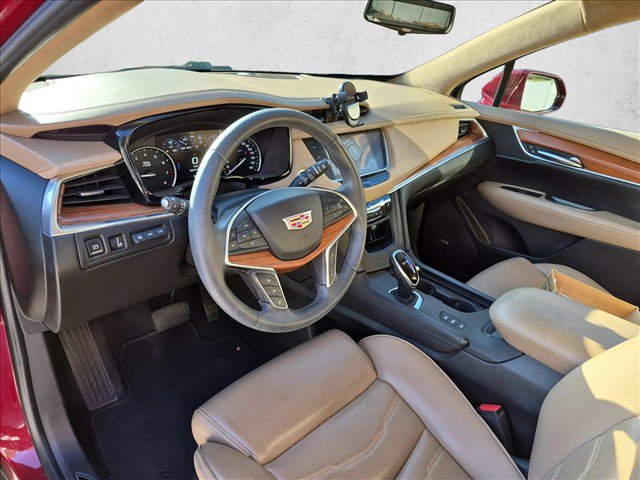 Used 2017 Cadillac XT5 Platinum w/ Driver Assist Package AWD/4WD image 10