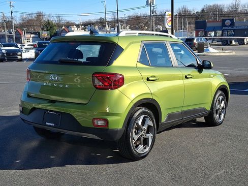 Used 2022 Hyundai Venue SEL image 6