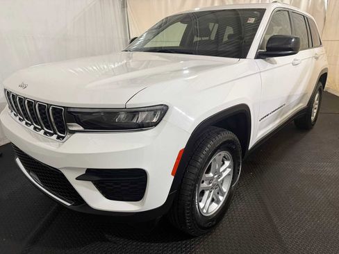 Certified 2023 Jeep Grand Cherokee Laredo w/ Luxury Tech Group I image 6