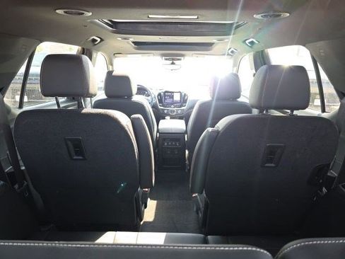 Used 2023 Chevrolet Traverse LT w/ LT Premium Package AWD/4WD image 11