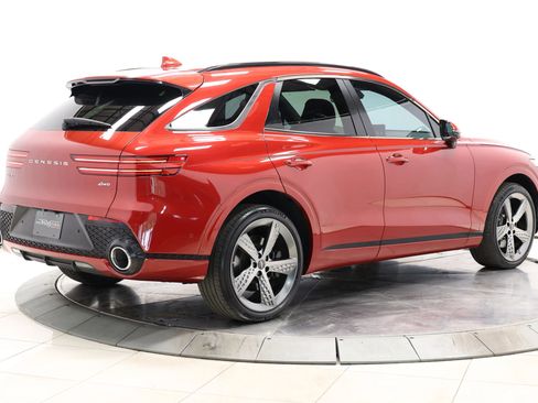 Used 2023 Genesis GV70 2.5T w/ Sport Prestige Package AWD/4WD image 4