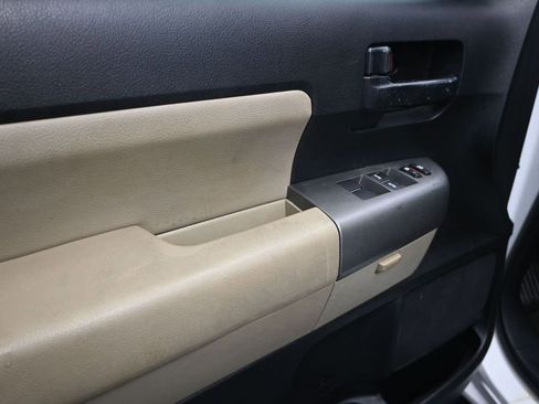 Used 2013 Toyota Sequoia SR5 RWD image 11