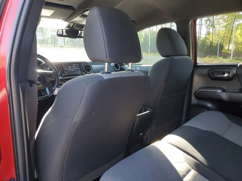 Used 2022 Toyota Tacoma TRD Off-Road w/ Technology Package image 12