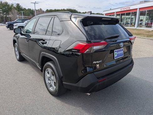 Used 2022 Toyota RAV4 LE image 3
