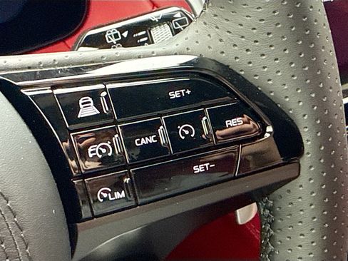 New 2025 Maserati Grecale Modena image 39