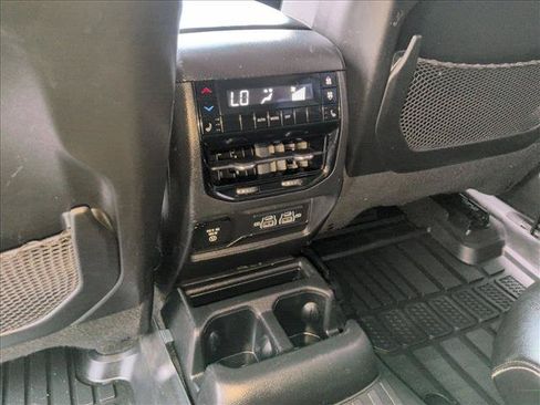 Used 2022 Jeep Grand Cherokee L Limited AWD/4WD image 26