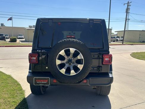 Used 2020 Jeep Wrangler Unlimited Sahara AWD/4WD image 10