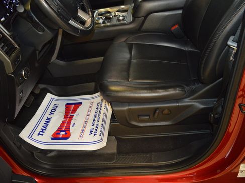 Used 2021 Ford Expedition XLT AWD/4WD image 16