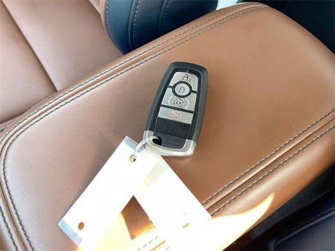 Used 2023 Ford Maverick Lariat w/ Lariat Luxury Package image 36