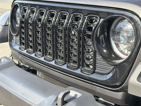 Used 2024 Jeep Gladiator Sport image 16