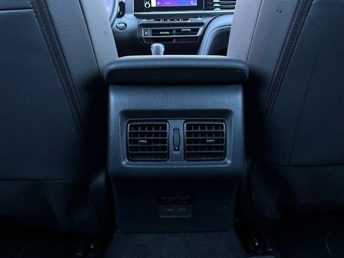 Used 2025 Toyota Camry SE image 13