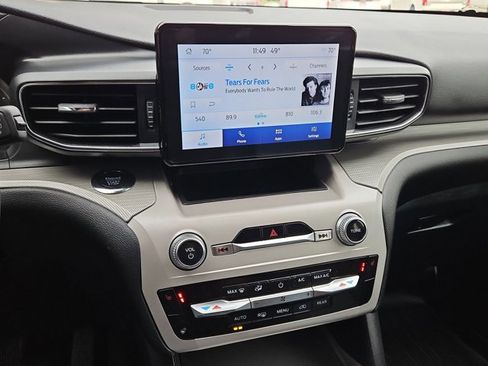 Used 2023 Ford Explorer XLT w/ Equipment Group 202A image 15