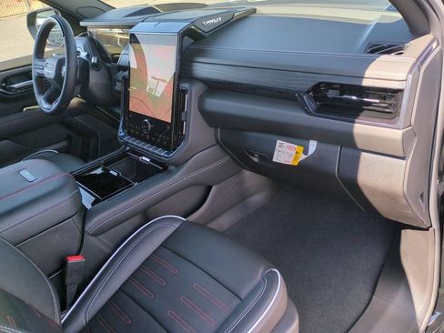 Used 2026 GMC Yukon XL AT4 Ultimate AWD/4WD image 35
