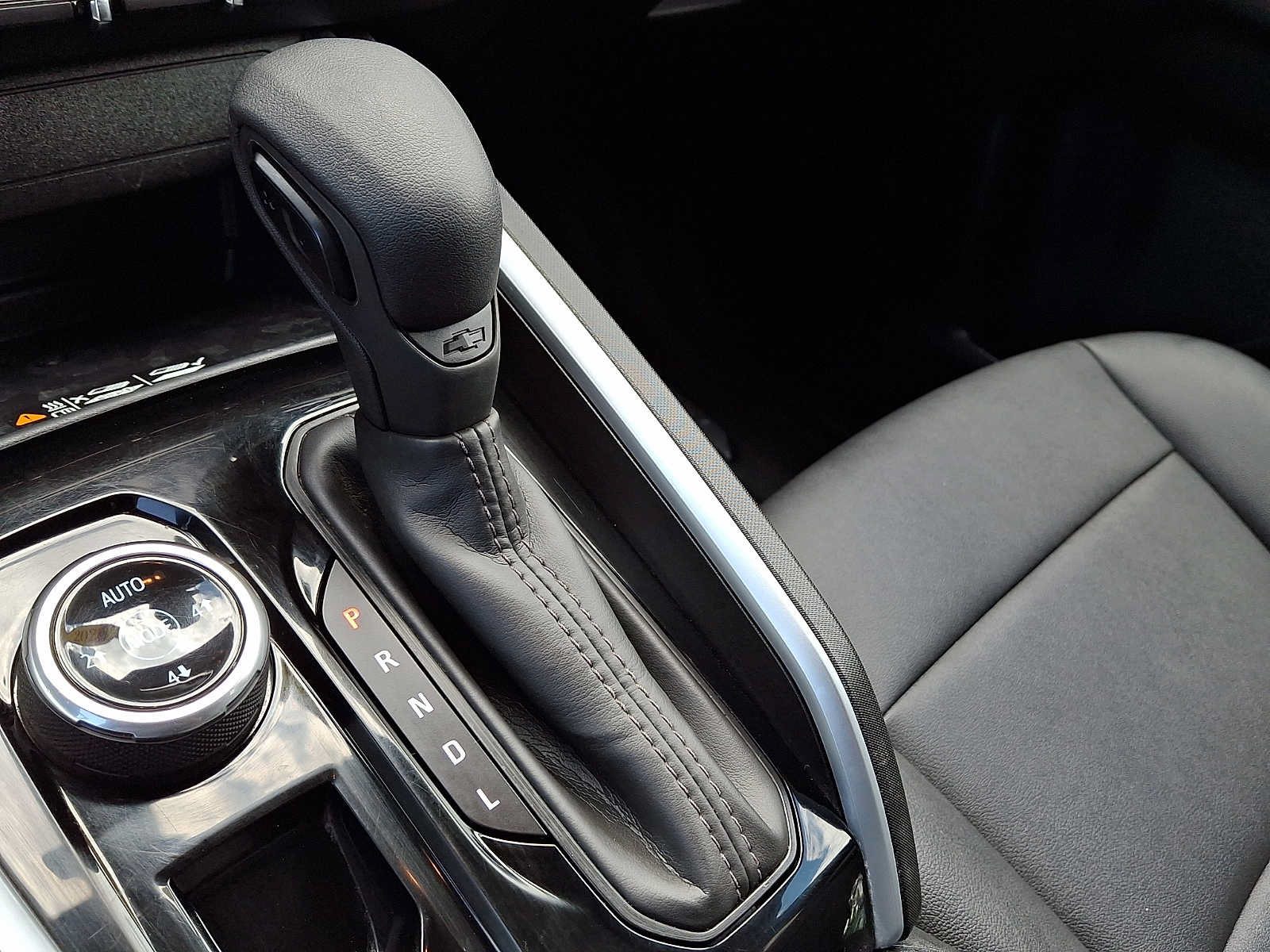 Used 2026 Chevrolet Colorado Trail Boss AWD/4WD image 14