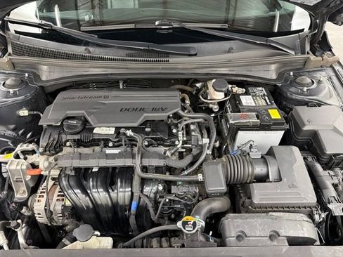 Used 2022 Hyundai Elantra Limited w/ Cargo Package FWD image 29