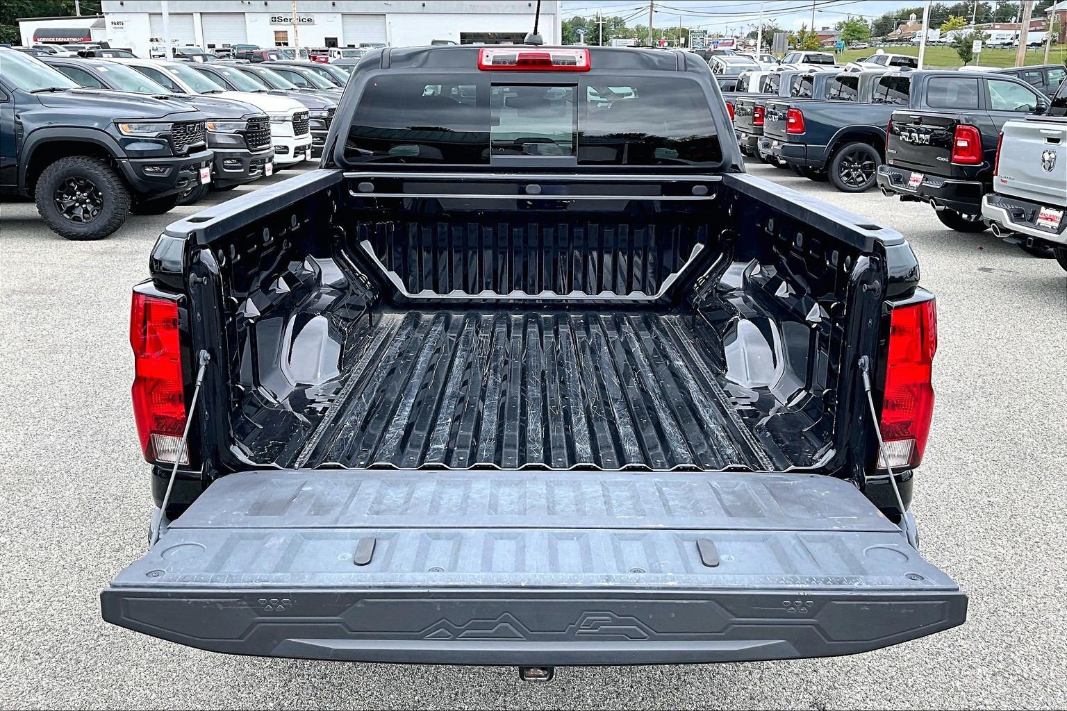 Used 2024 Chevrolet Colorado Trail Boss w/ LPO, Dark Essentials Package AWD/4WD image 28