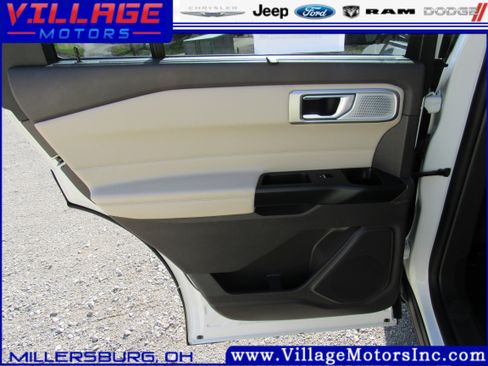 Used 2020 Ford Explorer Platinum w/ Premium Technology Package image 17