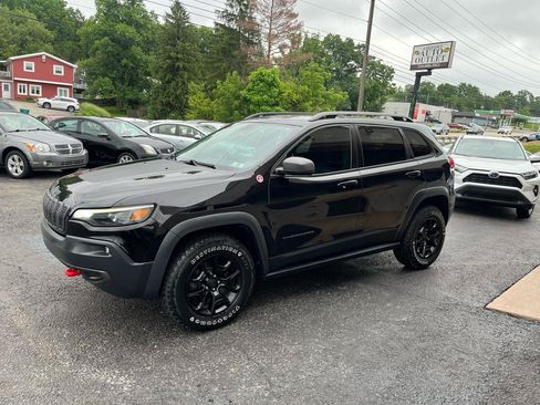Used 2019 Jeep Cherokee Trailhawk w/ Trailer Tow Group AWD/4WD image 11