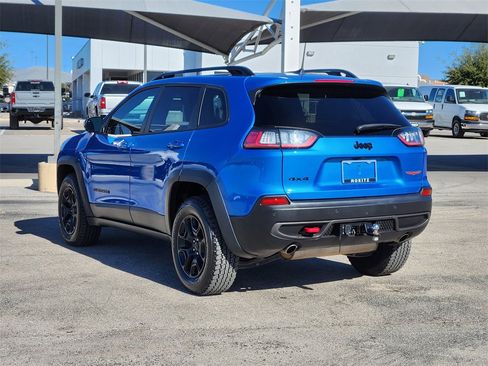 Used 2023 Jeep Cherokee Trailhawk image 5