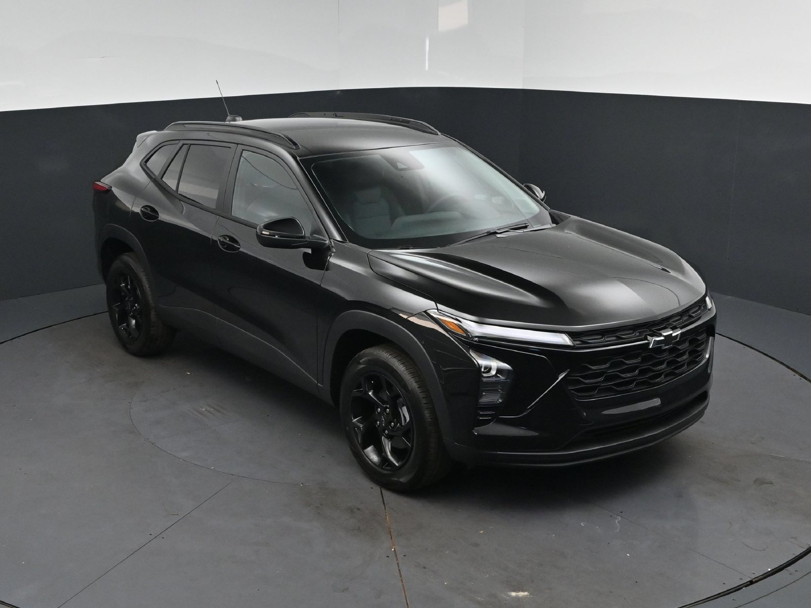 New 2026 Chevrolet Trax LT w/ Midnight Edition FWD image 1