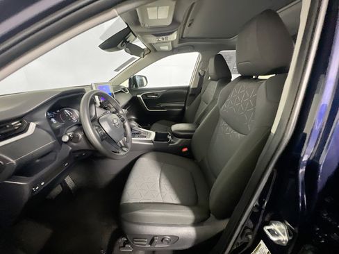 Used 2025 Toyota RAV4 XLE image 14