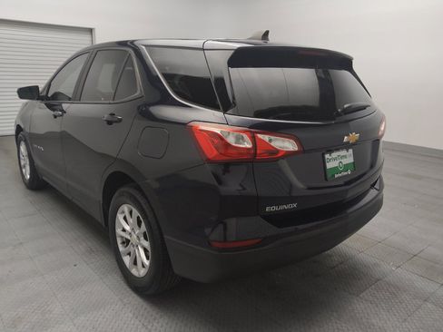 Used 2020 Chevrolet Equinox LS w/ LS Convenience Package FWD image 5