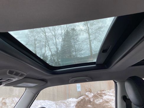 Used 2018 MINI Cooper 2-Door Hardtop image 17