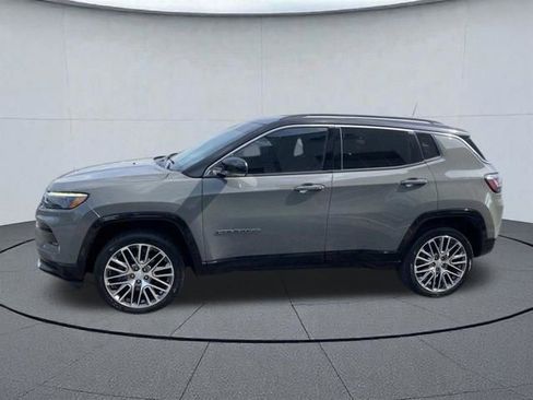 Used 2022 Jeep Compass Limited w/ Elite Group AWD/4WD image 4