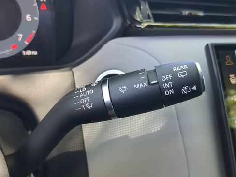 Used 2026 Land Rover Range Rover Velar Dynamic SE image 28