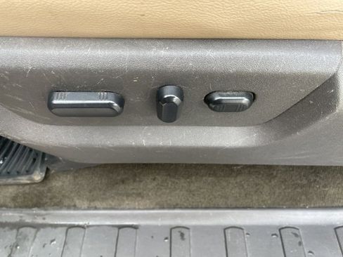 Used 2016 Ford F250 Lariat w/ Lariat Interior Package image 28