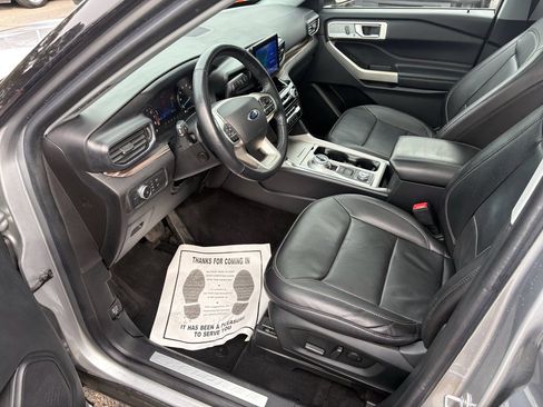 Used 2021 Ford Explorer Limited w/ Equipment Group 301A image 11
