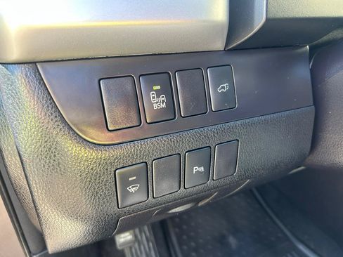 Used 2016 Toyota Highlander Limited AWD/4WD image 12