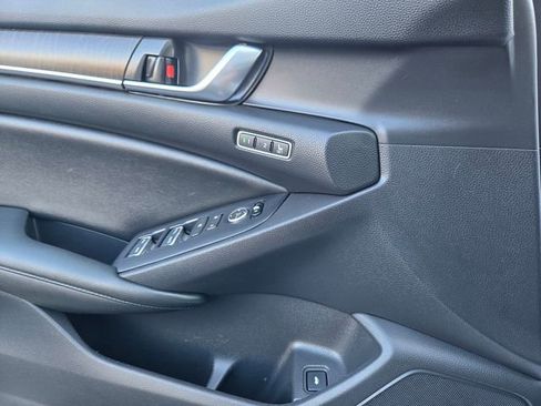 Used 2019 Honda Accord Touring image 13