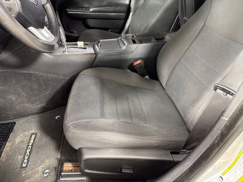 Used 2012 Dodge Charger SE RWD image 10