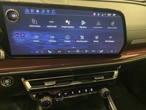 New 2026 Chevrolet Traverse Z71 w/ Enhanced Driving Package image 9