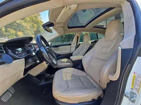Used 2015 Tesla Model S 90D image 5