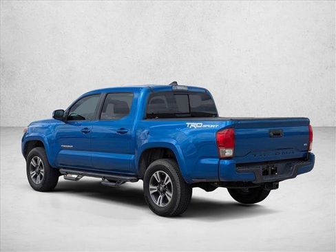 Used 2017 Toyota Tacoma TRD Sport w/ Tow Package image 7